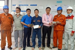 平政县安夏工业区的大勇贸易建设机器股份公司工人获得CEP贷款。