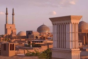 伊朗亚兹德古市的特色建筑。