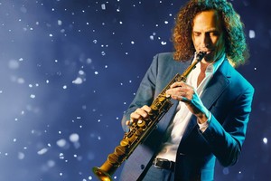 著名音乐家肯尼‧基参加越南慈善音乐会