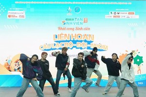 2023年第十八次本市新生盛会开幕式文娱节目一隅。（图：黎永）