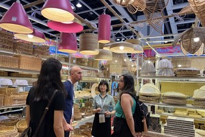 越南在2023年香港礼品和家用品展览会的展位受到了客户关注。