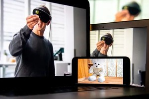 Meta首席执行官马克·扎克伯格2022年10月11日于纽约举行的虚拟 Meta Connect 活动中展示了 Meta Quest Pro。（图：Getty Images）