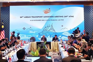 第29届东盟交通部长会议近日在老挝琅勃拉邦省举行。图为会议现场。（图：VGP）
