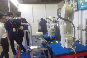 自动化机械设备吸引业者的关注。