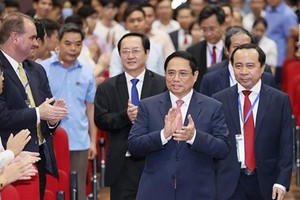 政府总理范明政出席胡志明市国立大学2023年开学典礼。（图：越通社）