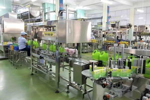 越南化工企業日趨現代化。