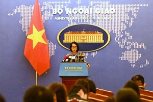 外交部发言人范秋姮在新闻发布例会上回答记者提问。（图：杜草）