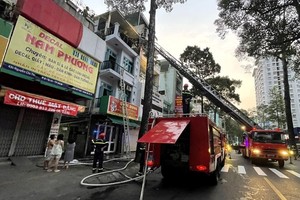 某住房失火 6 人获救