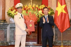 公安部副部长阮维玉晋升上将军衔