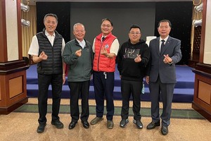 李鸿毅新任林同台商会长（右二）。