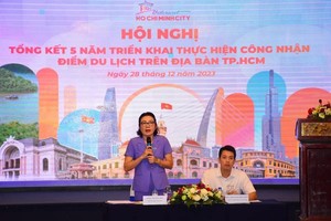 市旅游厅副厅长裴氏玉孝（左）在会议上发言。（图：PLO）