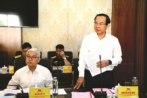 市委书记阮文年会上致词。（图：晋志）