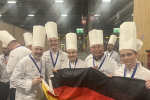 高肇力担任世界杯面包大赛评判