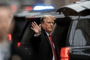 美国前总统特朗普被曼哈顿联邦法院陪审团裁定，诽谤女作家卡罗尔罪成，须向她支付 8,330 万美元。（图：路透社）