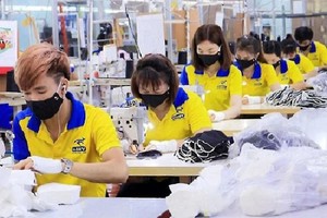 用人单位在聘用未满18岁的劳工时，必须安排符合年龄的工作。