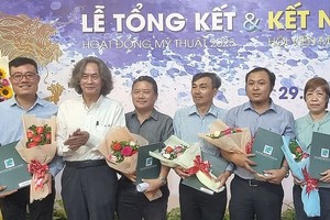 华人画家获市美术协会接纳为会员