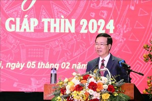 国家主席检查机动警察司令部及警卫司令部随时战斗工作