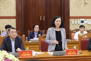 开展落实政治局及书记处工作计划