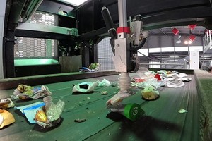 智能机器人可辨识500种废弃物