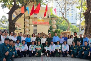 第五郡举办从军露营节。