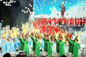 第十次本市长衫盛会开幕仪式。（图：顺文）