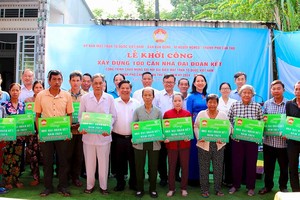 芹苴兴建1000间大团结屋