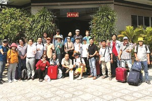 华人画家参加实地创作