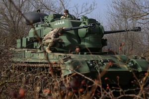 乌克兰现为全球第四大武器进口国。图为2024年2月22日，乌一辆坦克部署在敖德萨地区。（图：路透社）