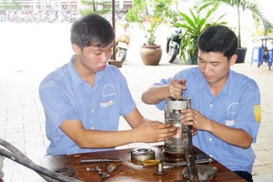 劳工在领取失业补助金时获享职技培训辅助。