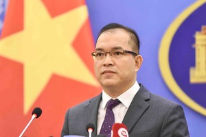 东海所有活动必须符合国际法律