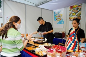 去年举办的法国美食节。