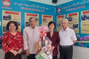 发挥占婆族民族团结精神