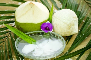 夏天安全喝椰子水