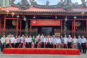 福建霞漳会馆重修动工仪式。