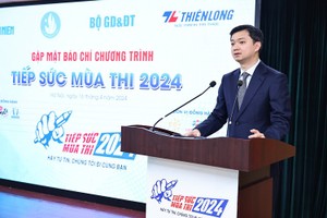 共青团中央书记、越南大学生协会中央主席阮明哲在记者会上发言。（图：芳梅）