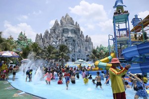 仙泉文化旅游区仙童水上公园吸引众多游客前来玩水。（图：互联网）