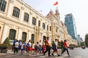市人委会成为胡志明市旅游好去处之一。（图：琼陈）