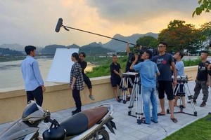 一部影片背后是许多艺术形式的结合，包括摄影、灯光、美术等。