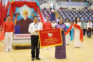 第一区域近2400人参加第十届全国学生扶董运动会