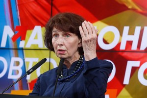 5月8日，在北马其顿斯科普里，马其顿内部革命组织民族统一民主党总统候选人达夫科娃出席新闻发佈会。（图：新华社）