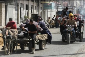 巴勒斯坦人被迫逃离贾巴利亚和拉法。（图：Getty Images）
