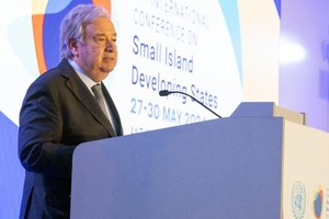 联合国秘书长古特雷斯在第四次小岛屿发展中国家问题国际会议开幕式上致辞。（图：联合国）