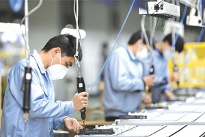 减税有助企业复甦发展。