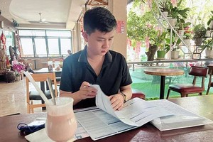 范玉石辞去房地产销售工作以寻找收入稳定的职业。