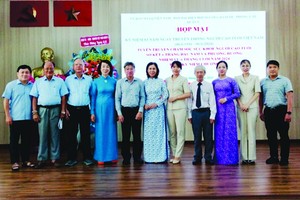 华人会馆关照高龄长者