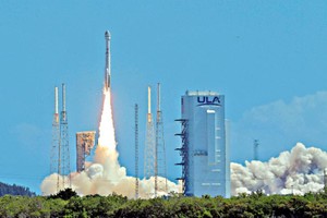 波音“星际客机”飞船5日在佛州发射升空。（图：路透社）