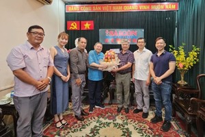  第十一郡商会祝贺本报。