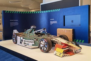 由电子垃圾制作而成的纯电动方程式赛车。（图：新华社）