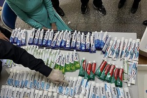 318宗案件与961人涉嫌空姐运毒案