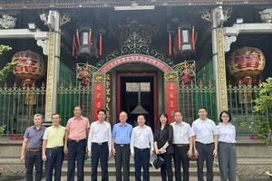 广东省侨联代表团拜访穗城会馆。